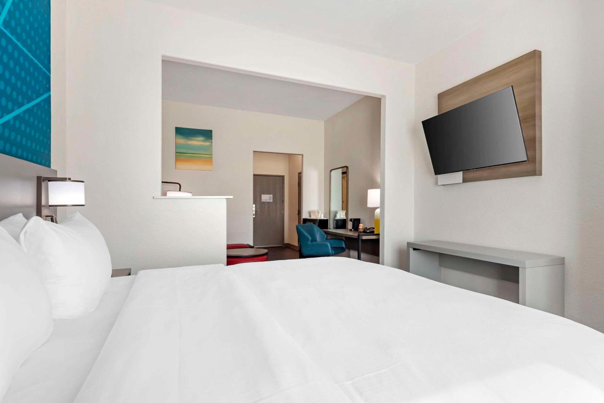 לארדו Comfort Suites מראה חיצוני תמונה