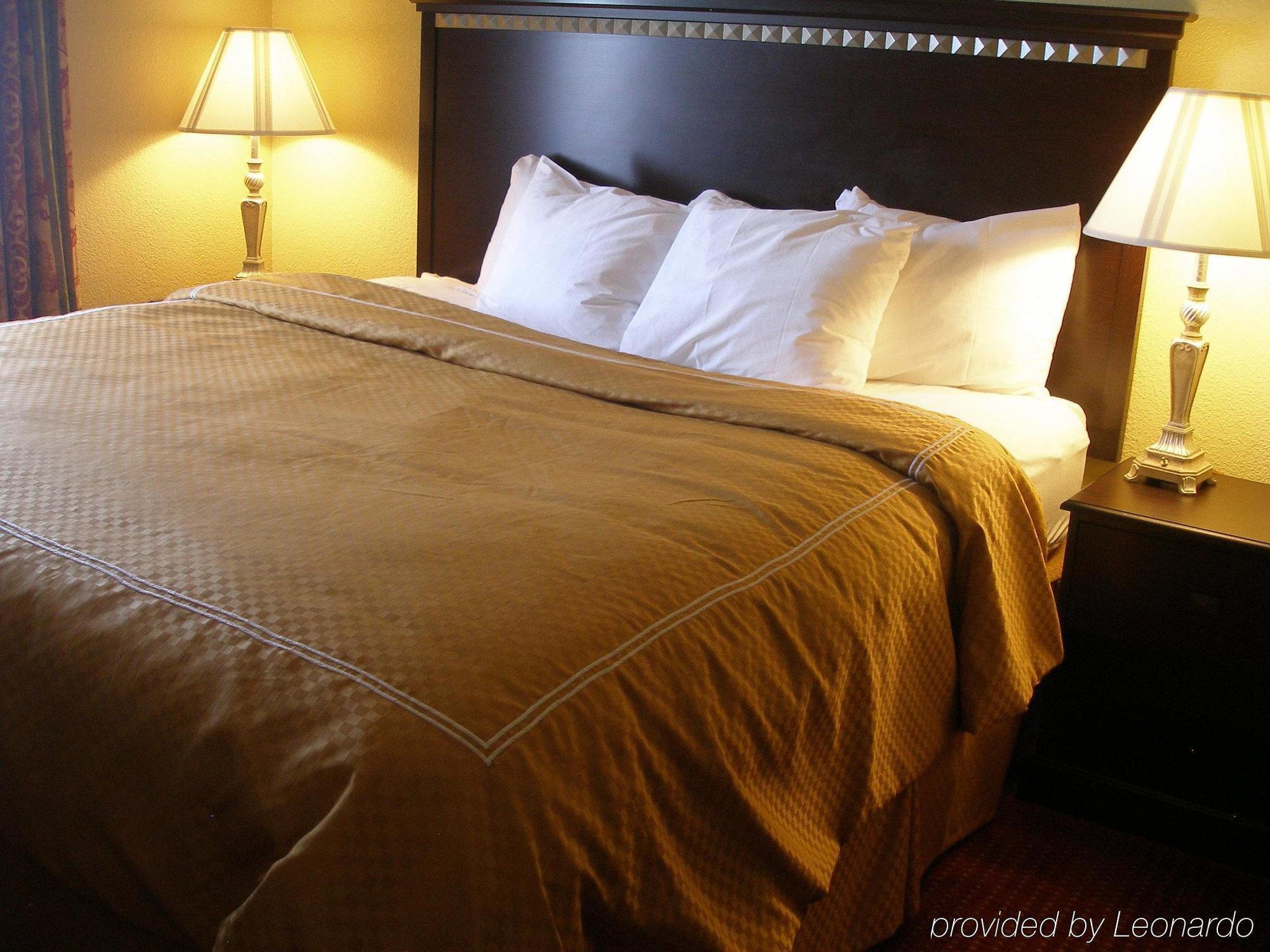 לארדו Comfort Suites חדר תמונה