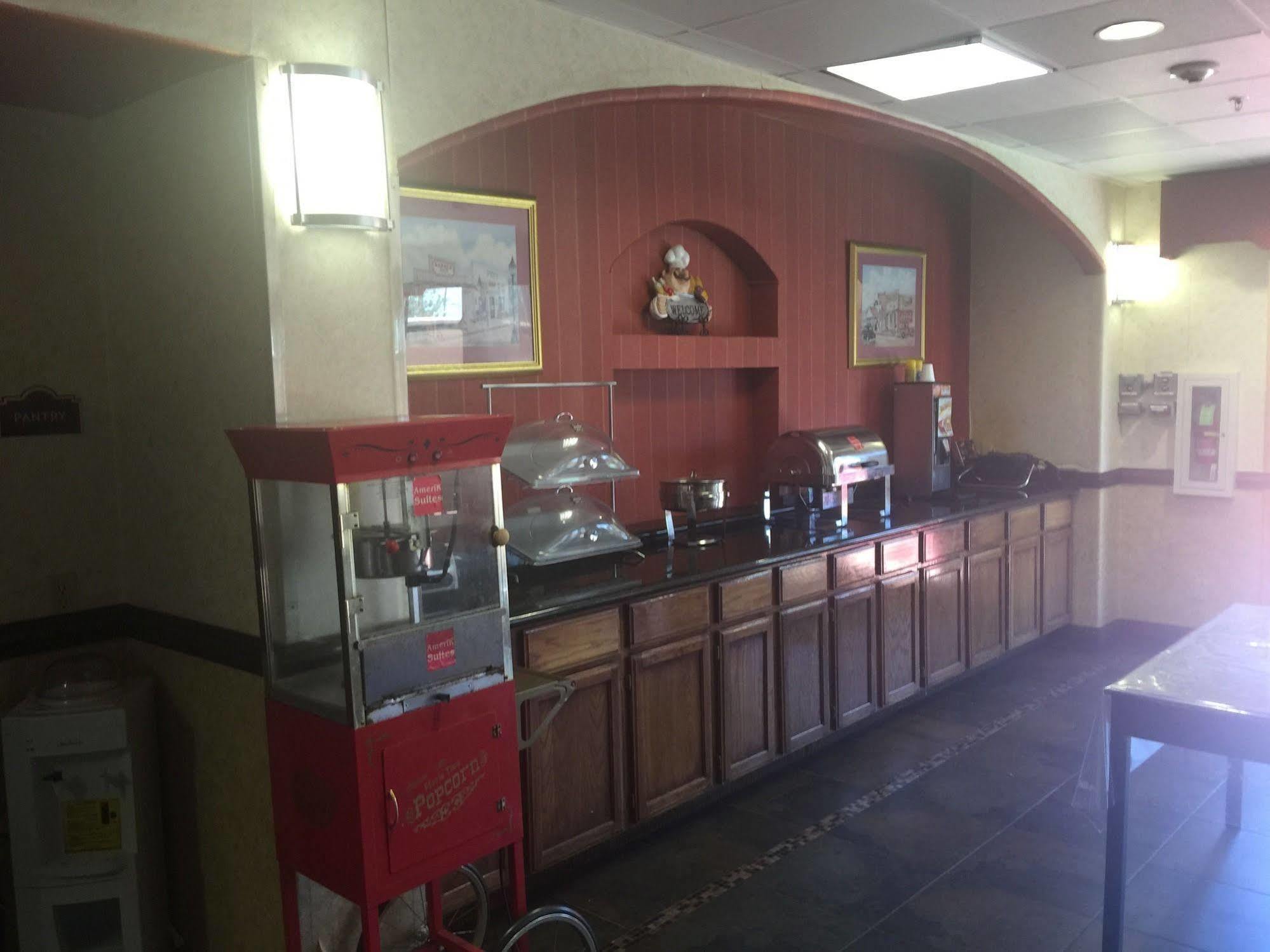 לארדו Comfort Suites מראה חיצוני תמונה